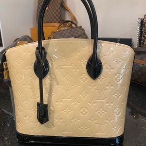Louis Vuitton Beige Vernis Loc Kit PM